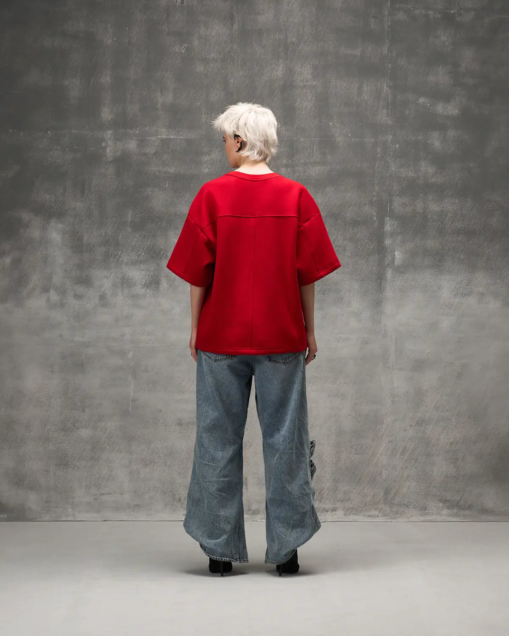 THE OUTLIER RED
