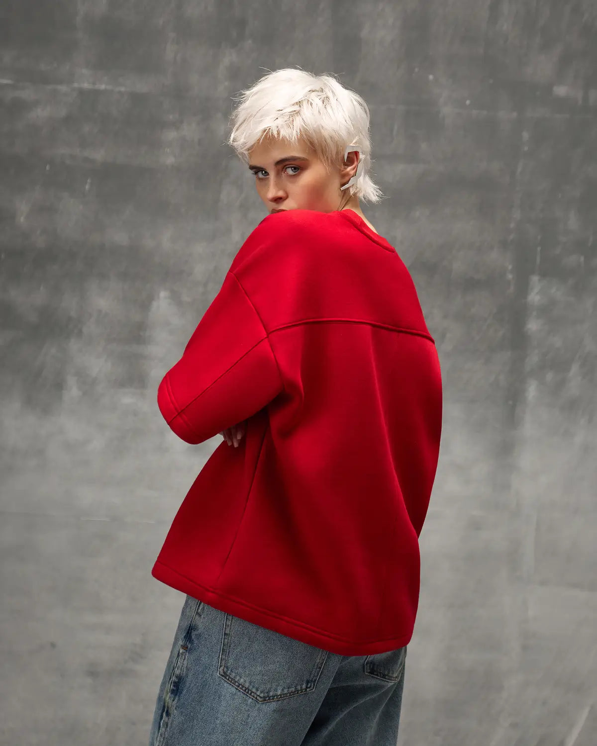 THE OUTLIER RED